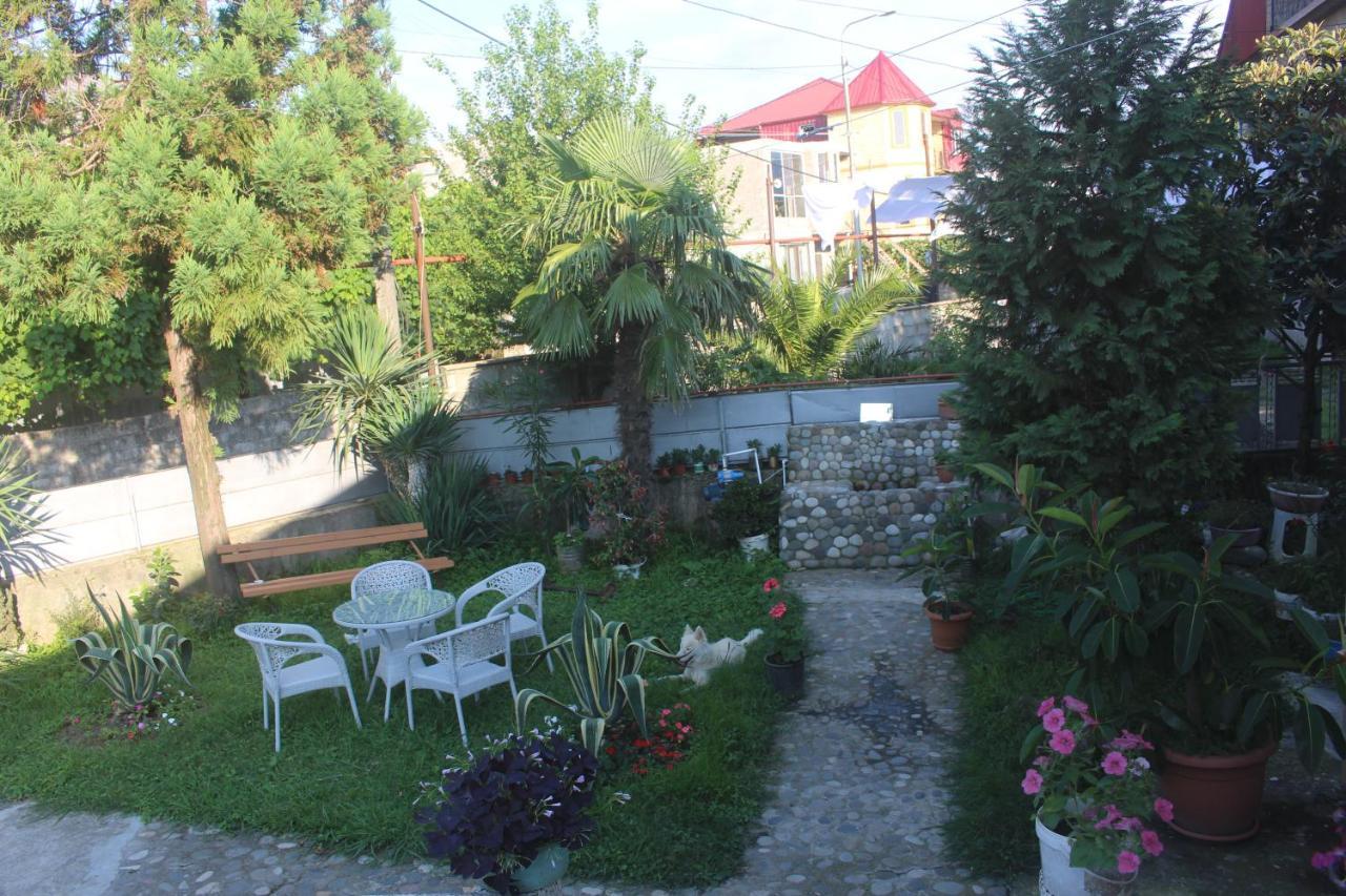 Greenview Guesthouse Batumi Exterior foto