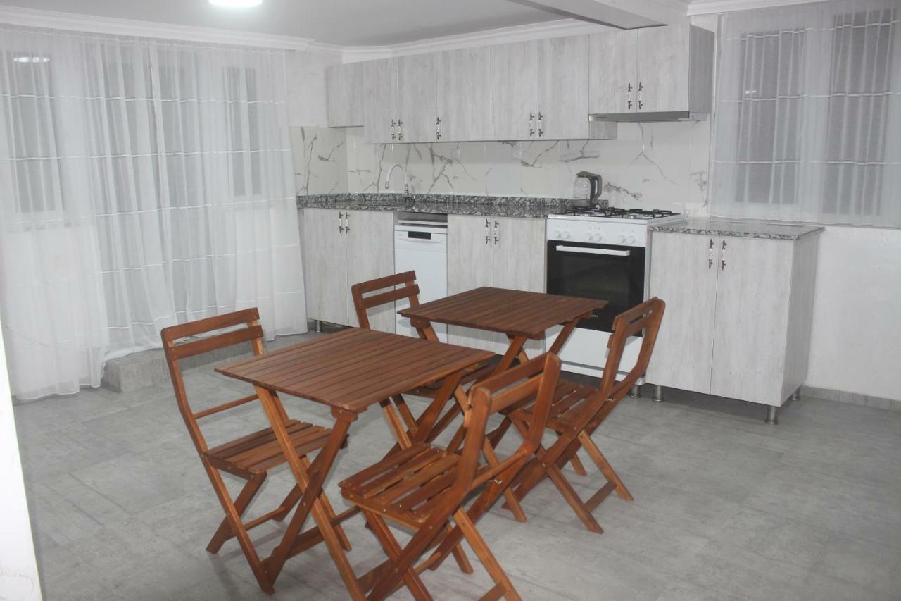 Greenview Guesthouse Batumi Exterior foto